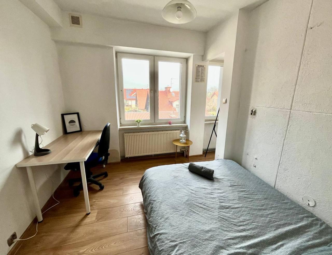 Comfy, Nice And Small Room In Krakow Bagian luar foto