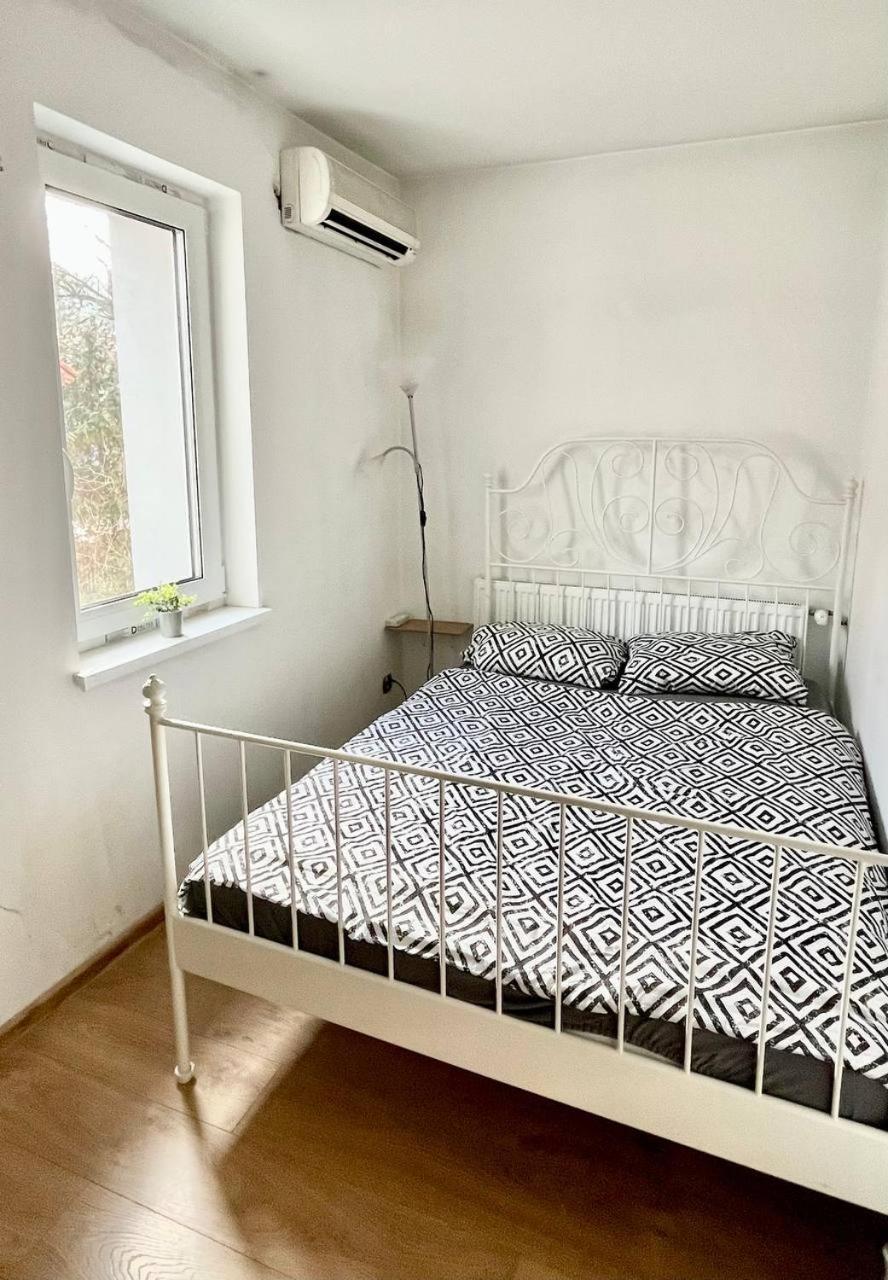 Comfy, Nice And Small Room In Krakow Bagian luar foto